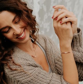 Víš, co dělá ženu skutečně smyslnou? 🌸 Není to vzhled, ale odvaha být sama sebou – jemná i silná, laskavá i odvážná. Set...