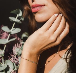 Nový klenot z Beskyd, který ti připomene, že křehkost je síla ✨ Nový náramek Duhová víla z Rubelitu, Olivínu a Apatitu ti...