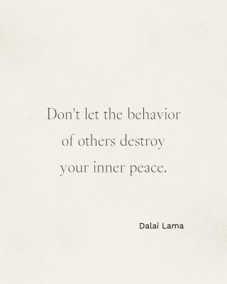 Nenech, aby chování druhých narušilo tvůj vnitřní klid 🤍 Ten je místem, kam se můžeš vždy vrátit ✨